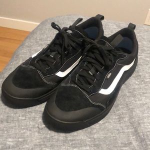 Vans ultra range MTE black suede skate shoes size 13(d)